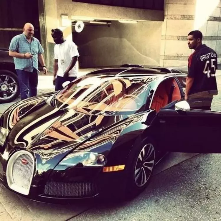 Drake Cars - Bugatti Veyron Sang Noir