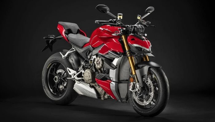 Here Are Some Incredible Things About The Super Naked Segment Motorbike Range, The Ducati Streetfighter V4 and V4S: Know All About These Two From Price To Interior And Others!
